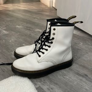 White dr martens size 8 women